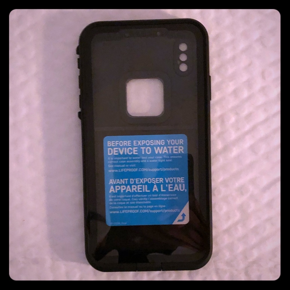 iPhone XS Max Lifeproof case in Black
